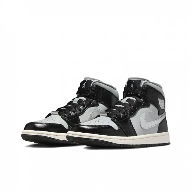 картинка Nike Air Jordan 1 Mid Black Chrome магазин Одежда+ являющийся официальным дистрибьютором в России 