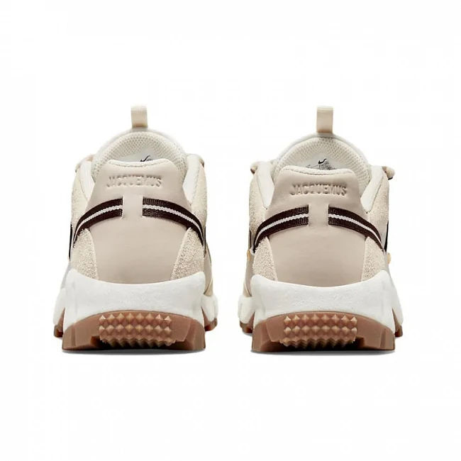 картинка Nike Air Humara LX Jacquemus Light Bone Gold (W) магазин Одежда+ являющийся официальным дистрибьютором в России 