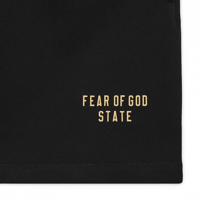 картинка Fear of God Essentials Fleece Soccer Short Black магазин Одежда+ являющийся официальным дистрибьютором в России 