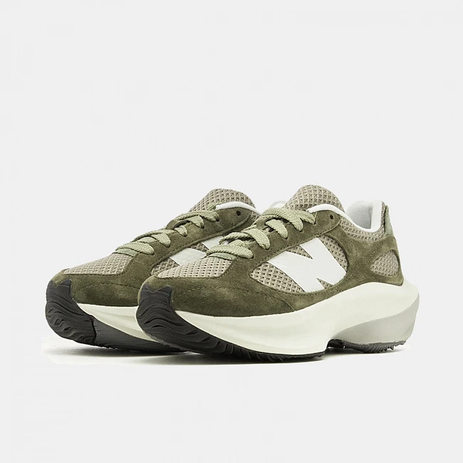 картинка New Balance UWRPD Runner CCC Green Olive магазин Одежда+ являющийся официальным дистрибьютором в России 