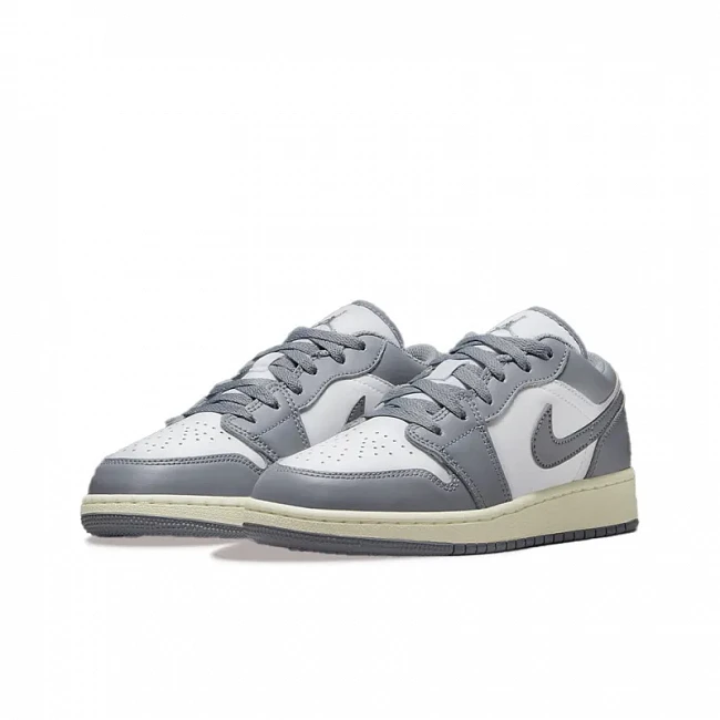 картинка Nike Air Jordan 1 Low Vintage Grey GS магазин Одежда+ являющийся официальным дистрибьютором в России 