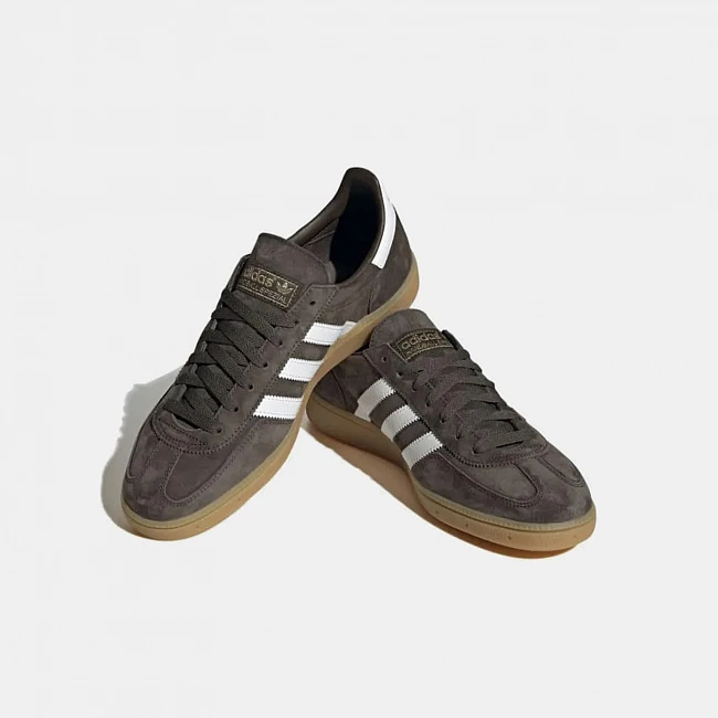 картинка Adidas Handball Spezial Shadow Olive Gum магазин Одежда+ являющийся официальным дистрибьютором в России 