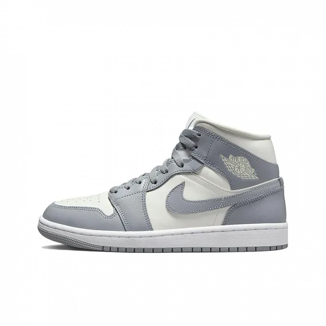 картинка Nike Air Jordan 1 Mid WMNS "Stealth" магазин Одежда+ являющийся официальным дистрибьютором в России 