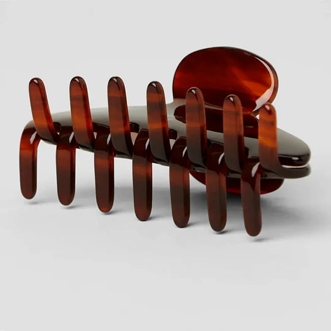 картинка ALO YOGA Коричневая заколка магазин Одежда+ являющийся официальным дистрибьютором в России 