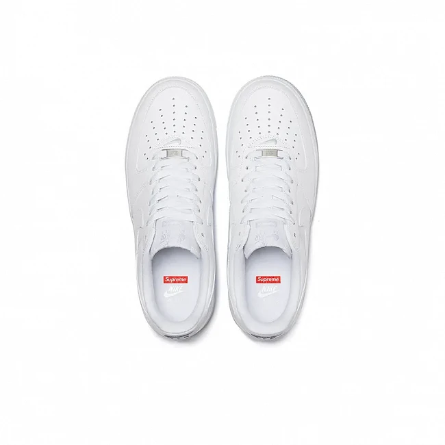 картинка Supreme x Nike Air Force 1 Low 'box logo' магазин Одежда+ являющийся официальным дистрибьютором в России 