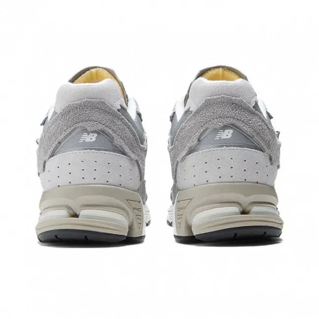 картинка New Balance 2002R Protection Pack Grey магазин Одежда+ являющийся официальным дистрибьютором в России 