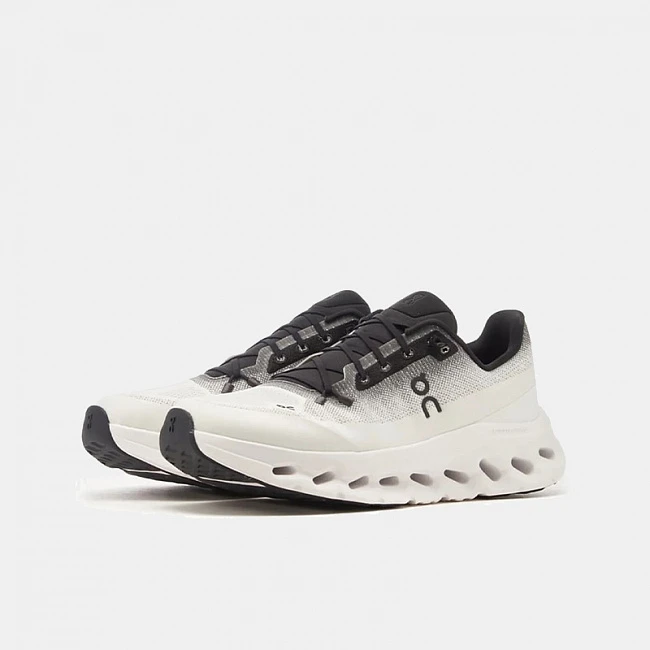 картинка ON Running Cloudtilt Black Ivory магазин Одежда+ являющийся официальным дистрибьютором в России 