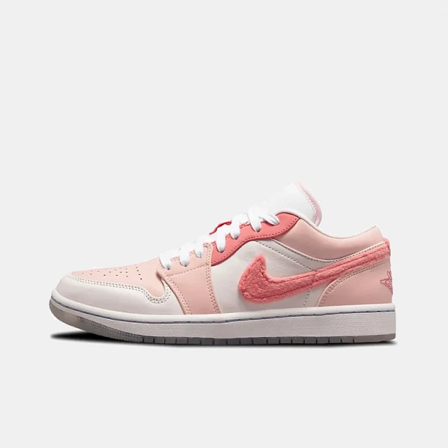 Nike Air Jordan 1 Low SE Mighty Swooshers Pink