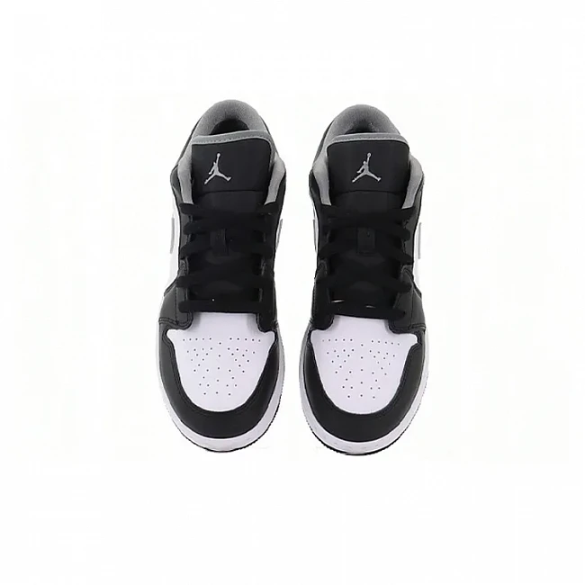 картинка Nike Air Jordan 1 Low GS "Black / White / Grey" магазин Одежда+ являющийся официальным дистрибьютором в России 