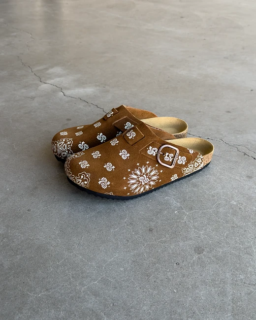 картинка BravestStudios Hazel Suede Paisley Clogs магазин Одежда+ являющийся официальным дистрибьютором в России 