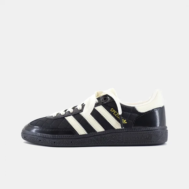 картинка Adidas Handball Spezial Core Black White магазин Одежда+ являющийся официальным дистрибьютором в России 