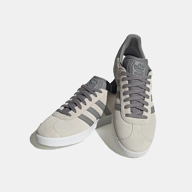 картинка Adidas Gazelle "Ice Grey" магазин Одежда+ являющийся официальным дистрибьютором в России 