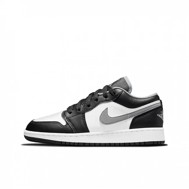 картинка Nike Air Jordan 1 Low GS "Black / White / Grey" магазин Одежда+ являющийся официальным дистрибьютором в России 