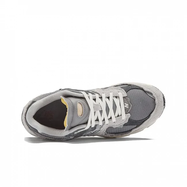 картинка New Balance 2002R "Protection Pack Rain Cloud" Grey магазин Одежда+ являющийся официальным дистрибьютором в России 