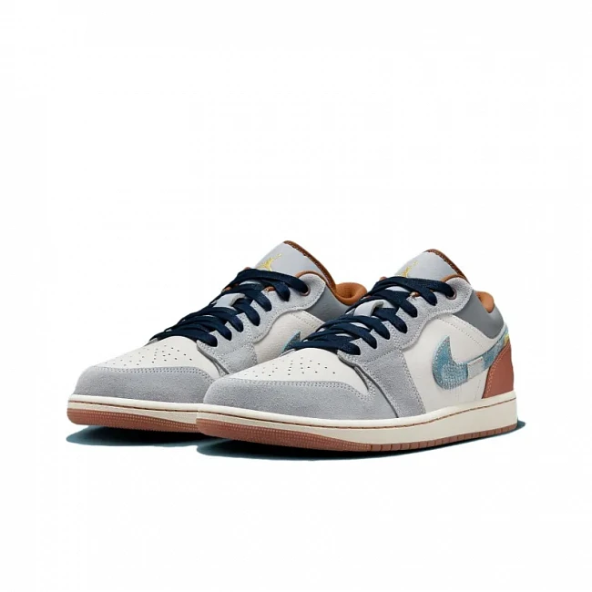 картинка Nike Air Jordan 1 Low SE "Repaired Denim Swoosh" магазин Одежда+ являющийся официальным дистрибьютором в России 