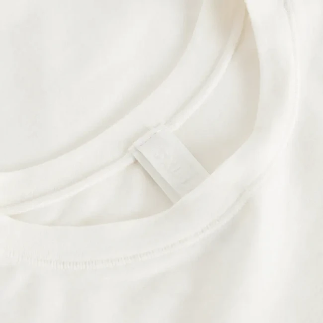 картинка SKIMS Cotton Jersey T-Shirt магазин Одежда+ являющийся официальным дистрибьютором в России 