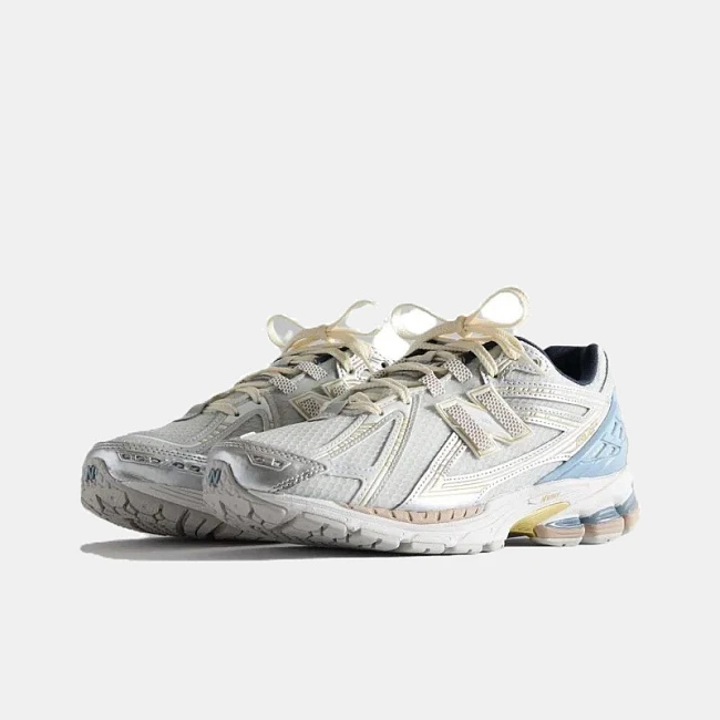 картинка New Balance 1906R Kith White магазин Одежда+ являющийся официальным дистрибьютором в России 