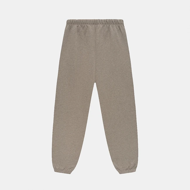 картинка Fear of God Essentials Fleece Sweatpants Heather Grey магазин Одежда+ являющийся официальным дистрибьютором в России 