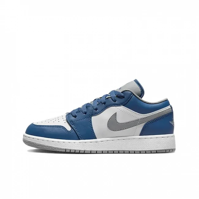 картинка Nike Air Jordan 1 Low GS "True Blue" магазин Одежда+ являющийся официальным дистрибьютором в России 