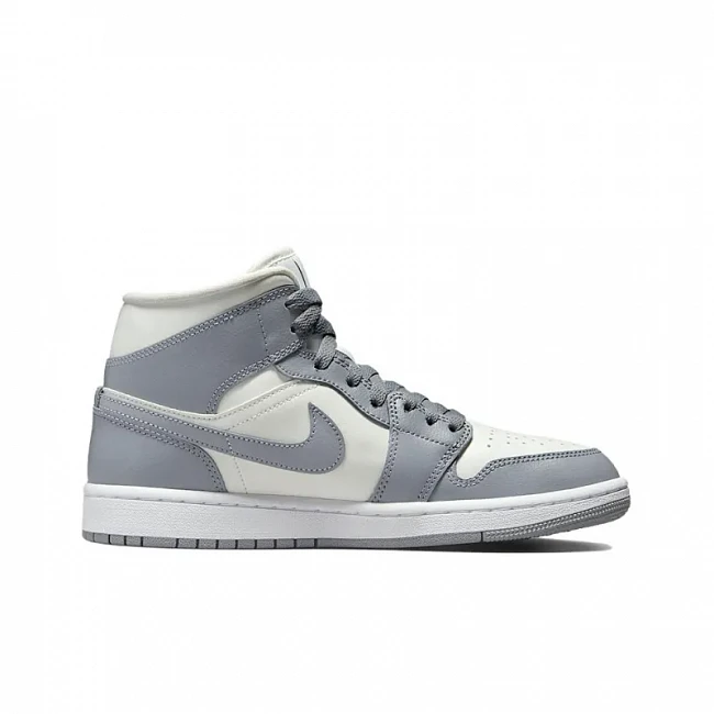 картинка Nike Air Jordan 1 Mid WMNS "Stealth" магазин Одежда+ являющийся официальным дистрибьютором в России 