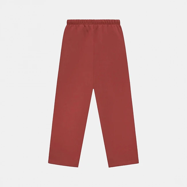 картинка Fear of God Essentials Fleece Relaxed Sweatpants Crimson магазин Одежда+ являющийся официальным дистрибьютором в России 