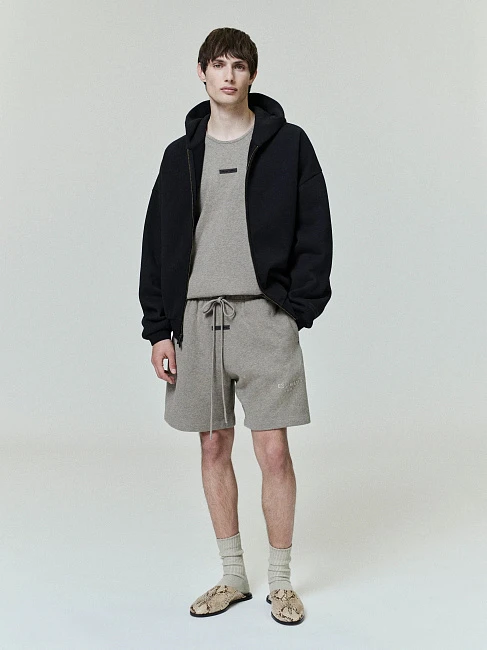 картинка Fear of God Embossed Classic Fleece Zip-Up Hoodie Vintage Black магазин Одежда+ являющийся официальным дистрибьютором в России 