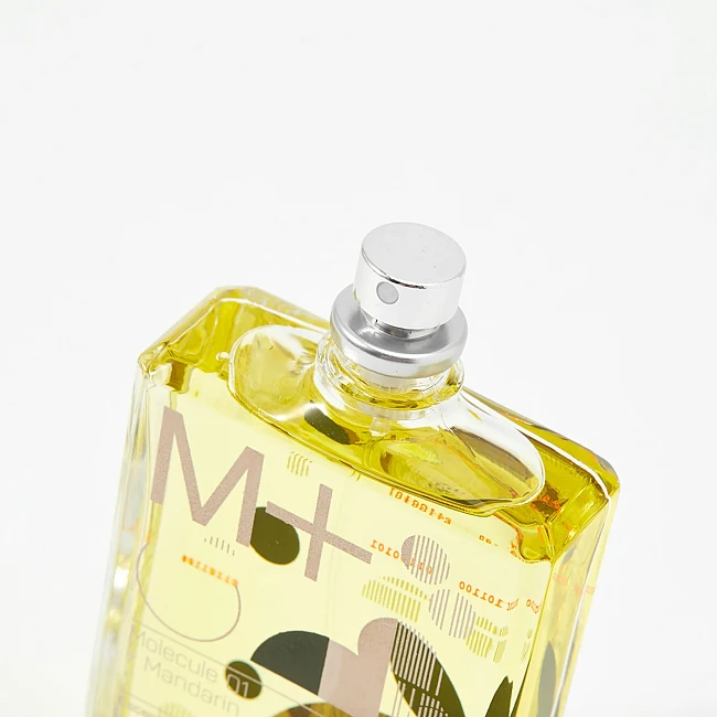 картинка Escentric Molecules M01+Mandarin 100ml магазин Одежда+ являющийся официальным дистрибьютором в России 