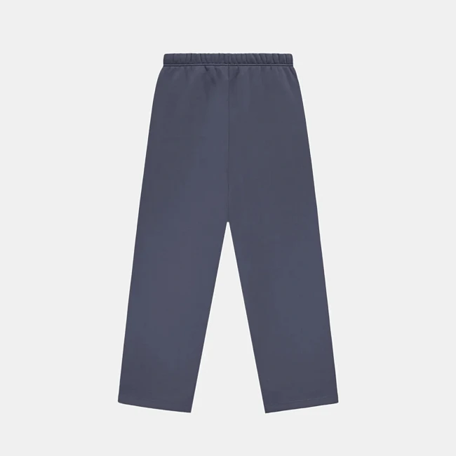 картинка Fear of God Essentials Fleece Relaxed Sweatpant Marine магазин Одежда+ являющийся официальным дистрибьютором в России 