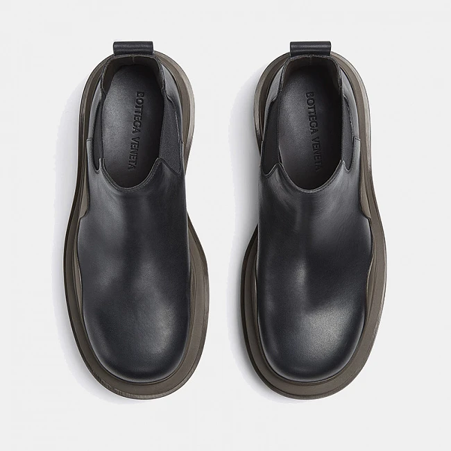 Bottega Veneta Tire Ankle Chelsea Boots Black Camping