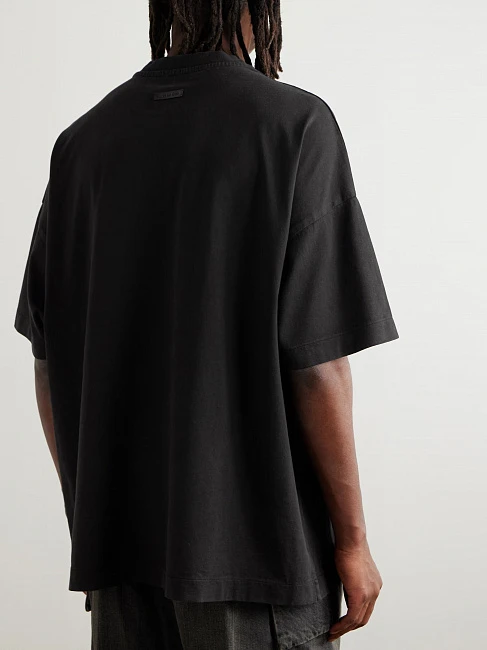 картинка Fear Of God T-Shirt Logo Thunderbird Black магазин Одежда+ являющийся официальным дистрибьютором в России 