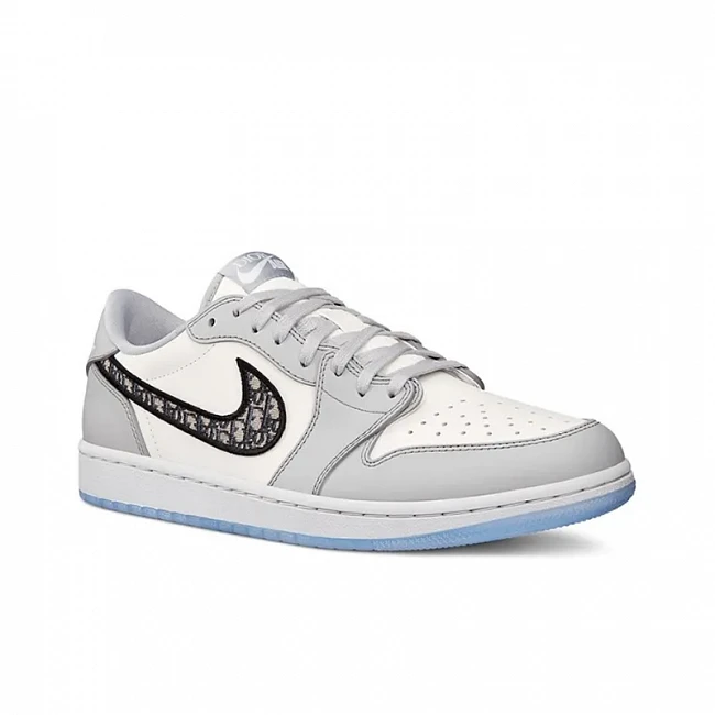 картинка Nike Air Jordan 1 Low X Dior 'White Grey' магазин Одежда+ являющийся официальным дистрибьютором в России 