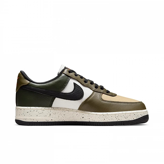 картинка Nike Air Force 1 Gore-Tex Medium Olive/Black-Carbon Green магазин Одежда+ являющийся официальным дистрибьютором в России 