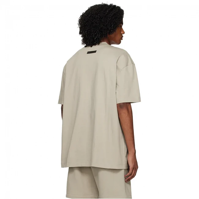 картинка Футболка Fear of God Essentials SS23 Seal Gray магазин Одежда+ являющийся официальным дистрибьютором в России 