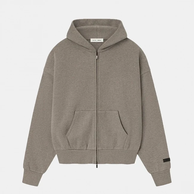 картинка Fear of God Essentials SS25 Classic Fleece Zip-Up Hoodie Homestead Heather магазин Одежда+ являющийся официальным дистрибьютором в России 