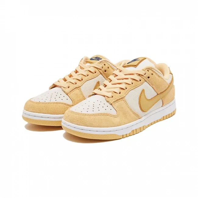 картинка Nike Dunk Low WMNS "Celestial Gold Suede" магазин Одежда+ являющийся официальным дистрибьютором в России 