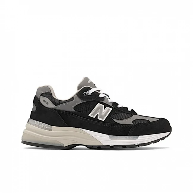 картинка New Balance 992 Black Grey Suede магазин Одежда+ являющийся официальным дистрибьютором в России 