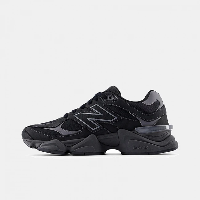 картинка New Balance 9060 Mono Black магазин Одежда+ являющийся официальным дистрибьютором в России 