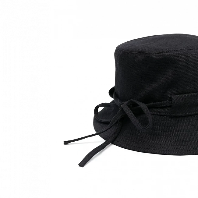 картинка Jacquemus Le Bob Gadjo магазин Одежда+ являющийся официальным дистрибьютором в России 