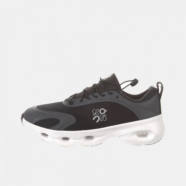 On x LOEWE Cloudsolo Black / White