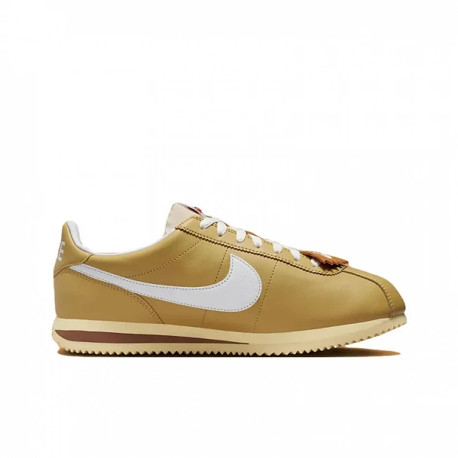 картинка Nike Cortez '23 Se Wheat Gold магазин Одежда+ являющийся официальным дистрибьютором в России 