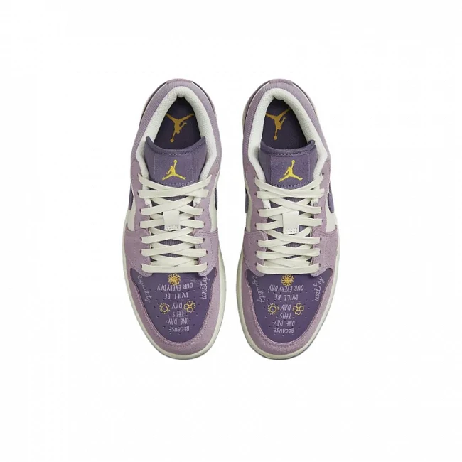 картинка Nike Air Jordan 1 Low "International Women's Day" магазин Одежда+ являющийся официальным дистрибьютором в России 