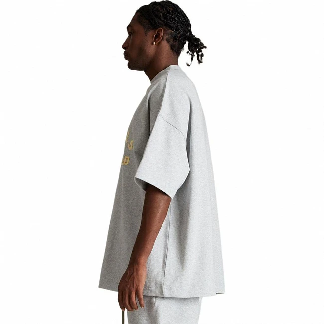 картинка Fear of God Essentials Heavy Jersey Crewneck Light Heather Grey магазин Одежда+ являющийся официальным дистрибьютором в России 