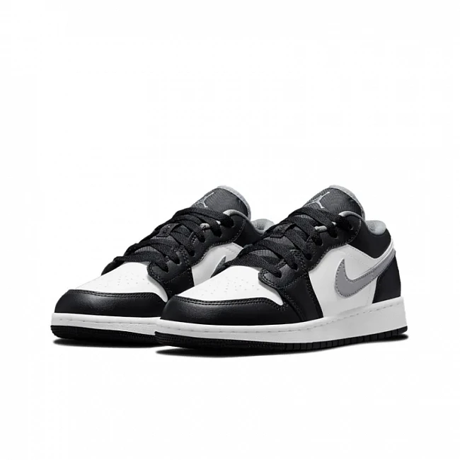 картинка Nike Air Jordan 1 Low GS "Black / White / Grey" магазин Одежда+ являющийся официальным дистрибьютором в России 
