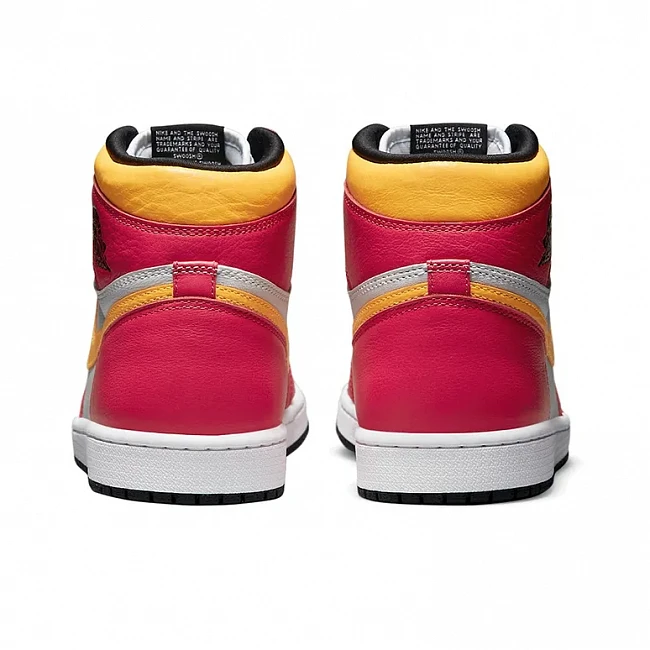 картинка Nike Air Jordan 1 Retro High OG Light "Fusion Red" магазин Одежда+ являющийся официальным дистрибьютором в России 