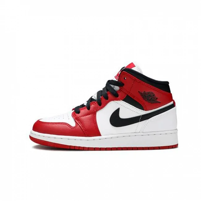 картинка Nike Air Jordan 1 Mid GS "Chicago 2020" магазин Одежда+ являющийся официальным дистрибьютором в России 