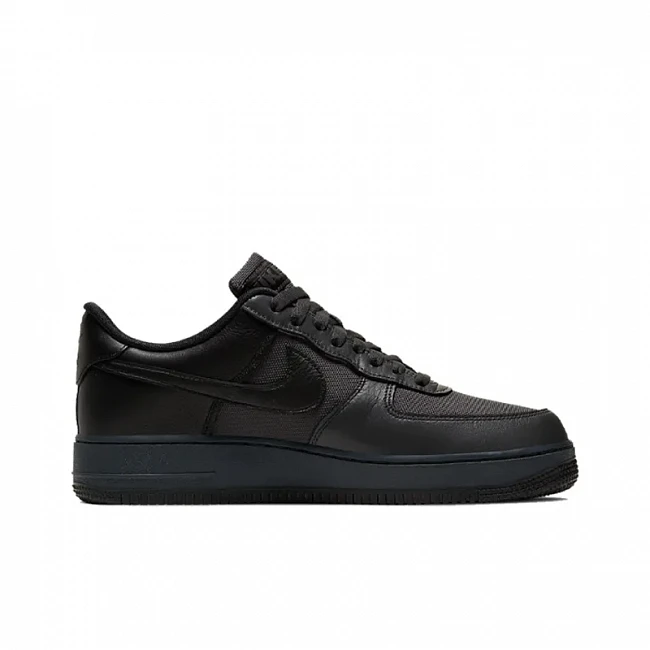 картинка Nike Air Force 1 Low Gore-Tex Black магазин Одежда+ являющийся официальным дистрибьютором в России 