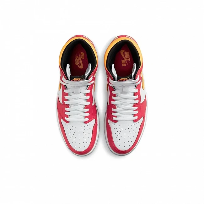 картинка Nike Air Jordan 1 Retro High OG Light "Fusion Red" магазин Одежда+ являющийся официальным дистрибьютором в России 