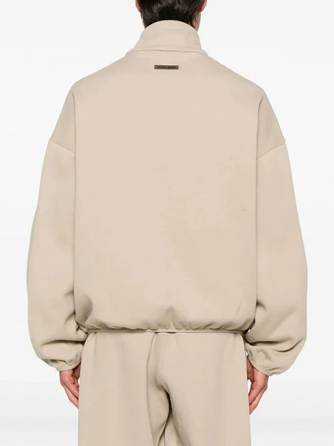 картинка Fear of God Essentials Modern Fleece Track Jacket With Piping 'Timber Cloud White' магазин Одежда+ являющийся официальным дистрибьютором в России 