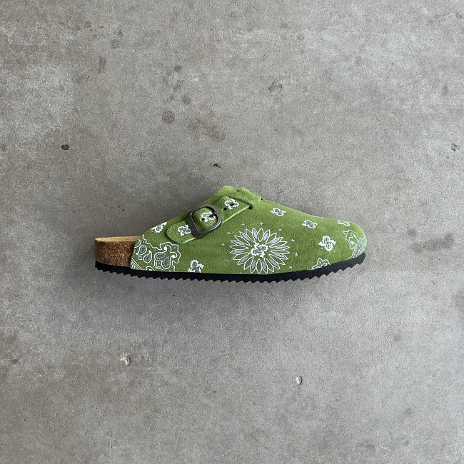 картинка BravestStudios Olive Suede Paisley Clogs магазин Одежда+ являющийся официальным дистрибьютором в России 