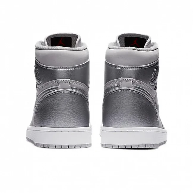 картинка Nike Air Jordan 1 Retro High CO.JP Neutral Grey магазин Одежда+ являющийся официальным дистрибьютором в России 